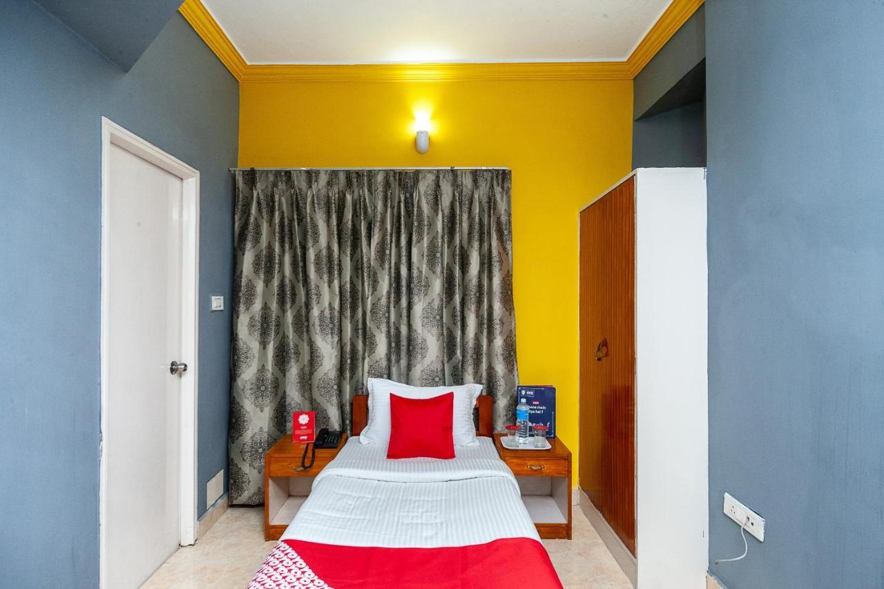 Hotel Manhattan Chennai Esterno foto