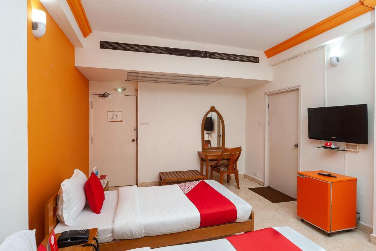 Hotel Manhattan Chennai Esterno foto