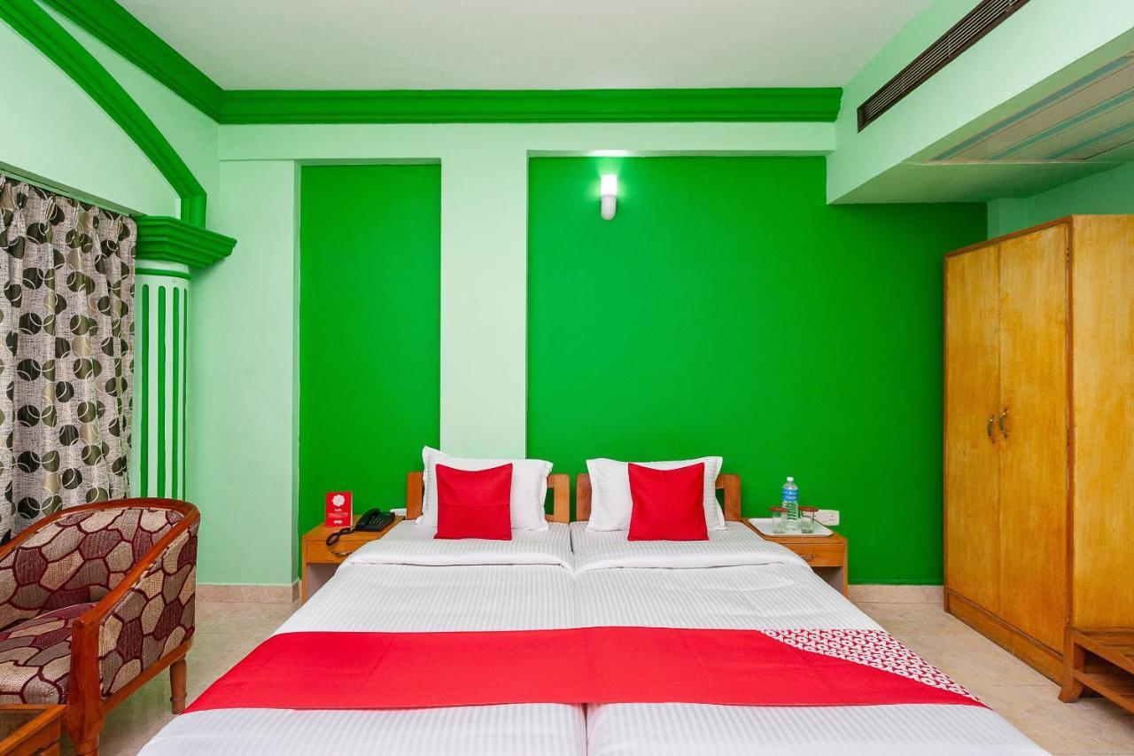 Hotel Manhattan Chennai Esterno foto
