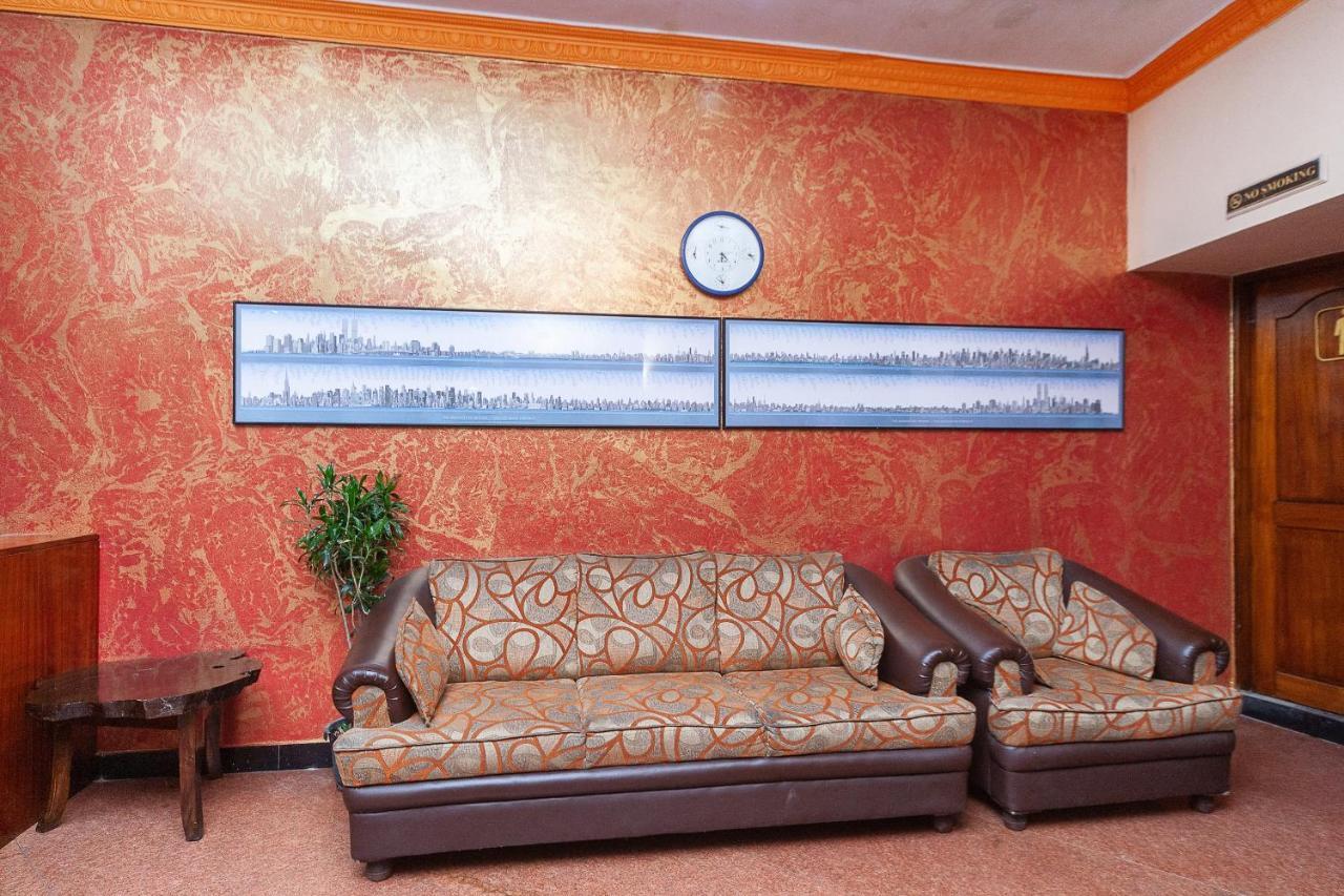 Hotel Manhattan Chennai Esterno foto