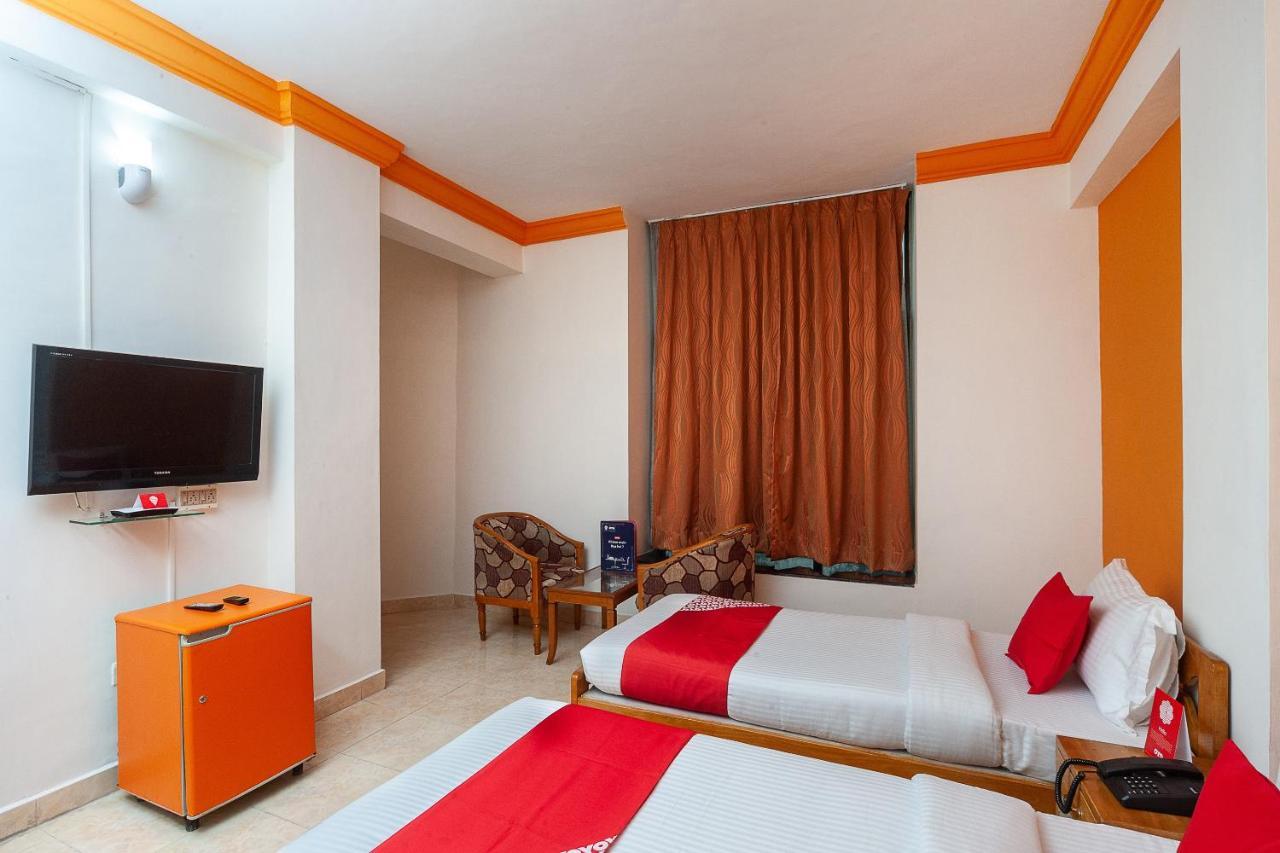 Hotel Manhattan Chennai Esterno foto