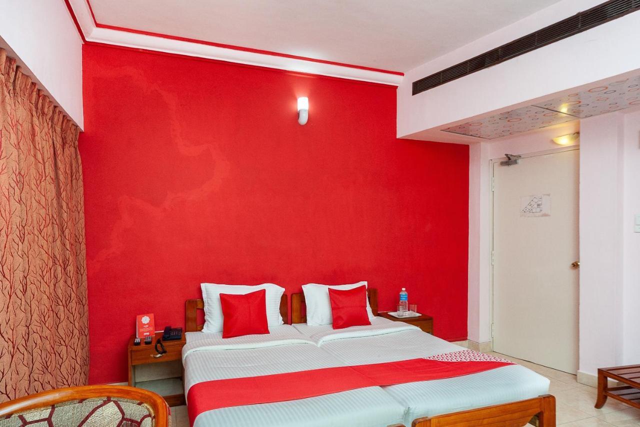 Hotel Manhattan Chennai Esterno foto