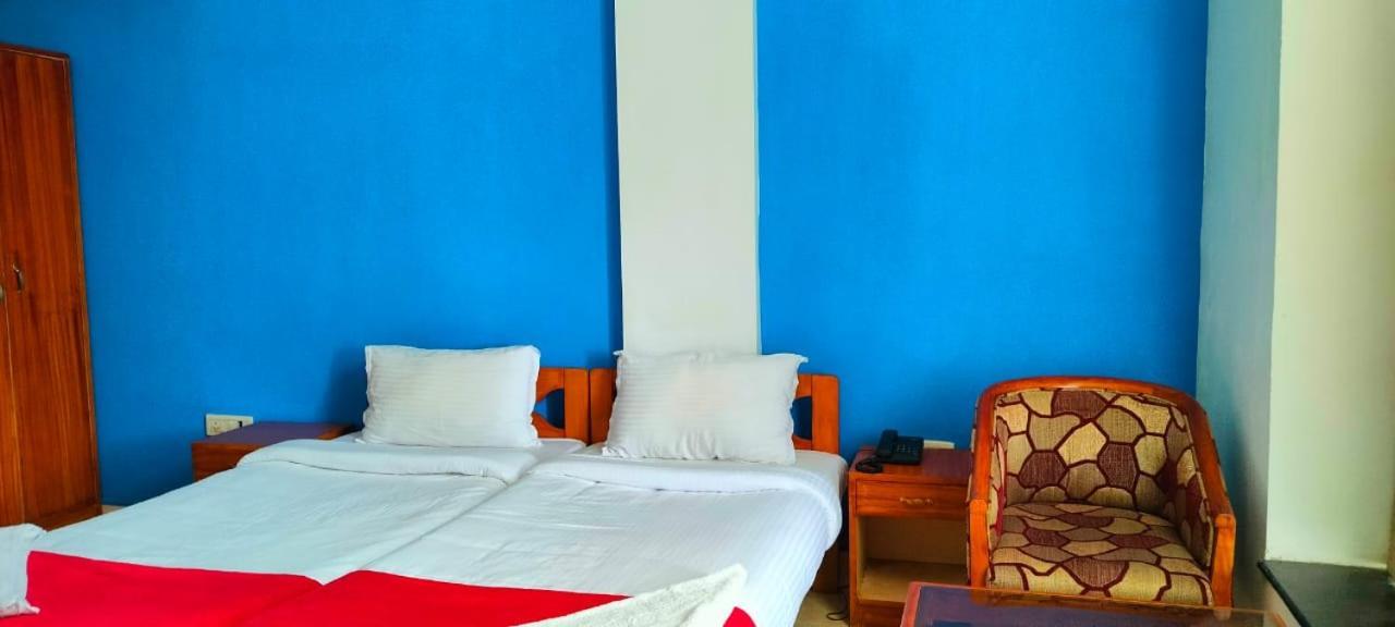 Hotel Manhattan Chennai Esterno foto