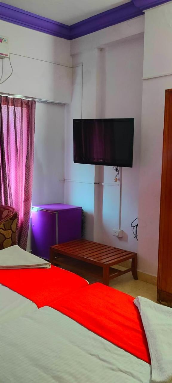 Hotel Manhattan Chennai Esterno foto