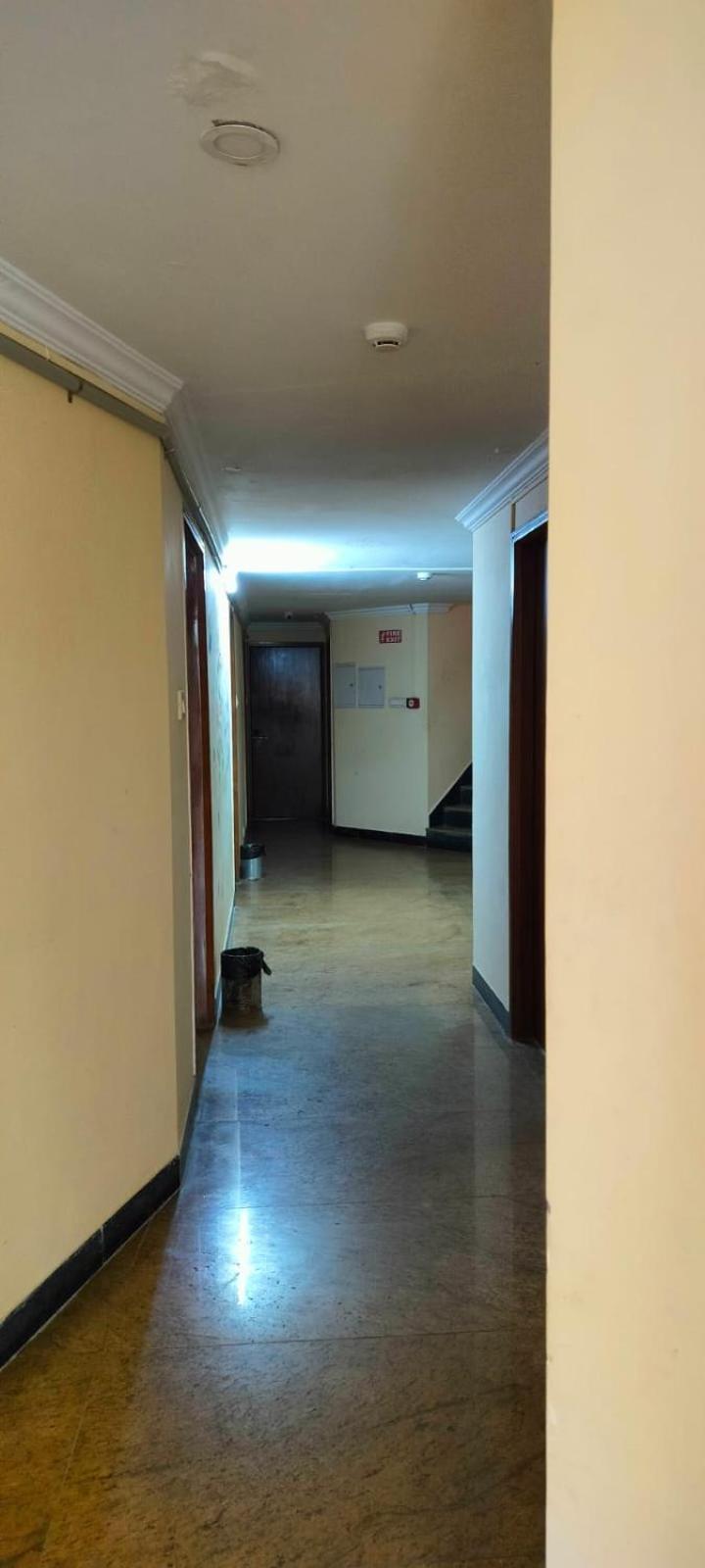 Hotel Manhattan Chennai Esterno foto